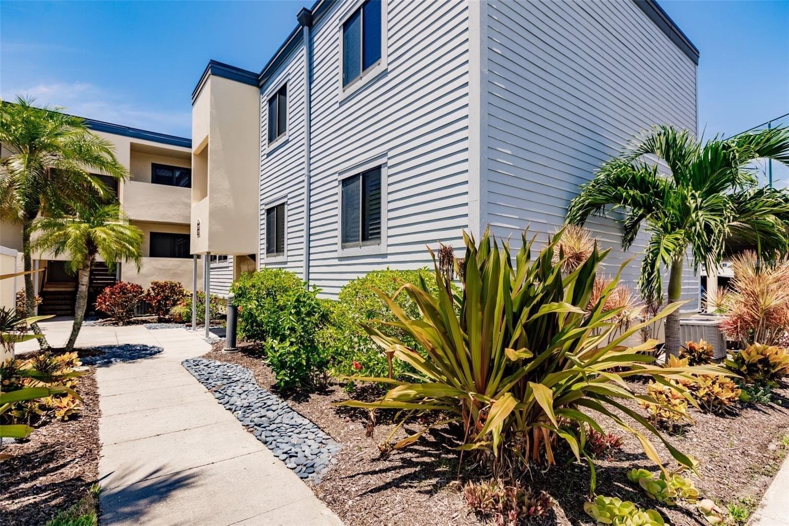 700 GOLDEN BEACH BOULEVARD