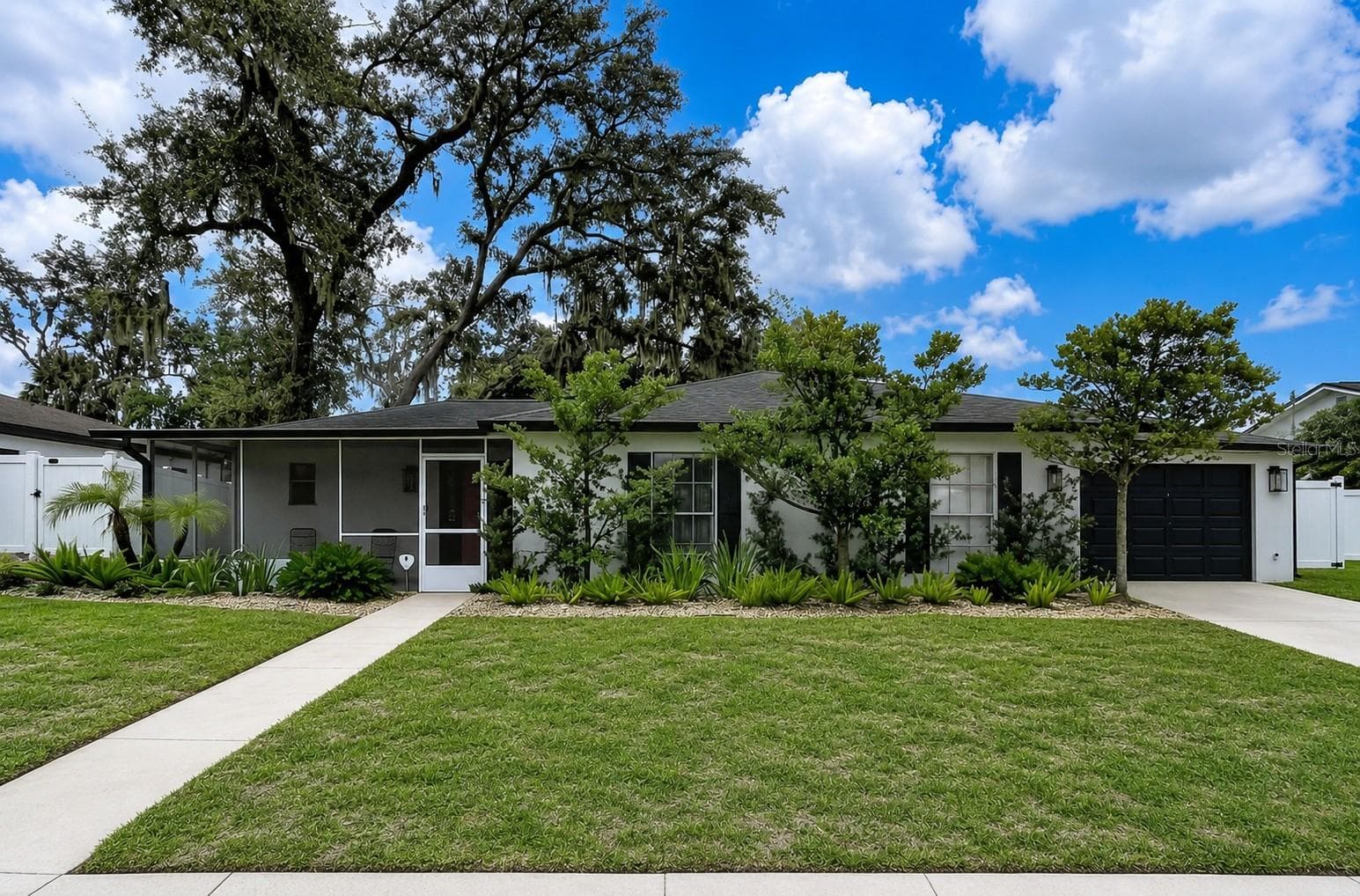 1005 HALLWOOD LOOP