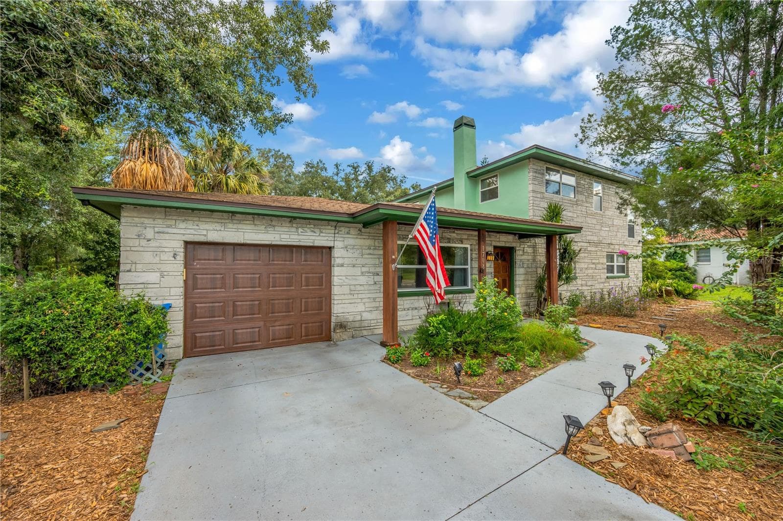 1708 WOODBINE DRIVE
